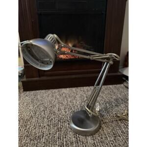 Silver Metal Desk Lamp (Pixar Style) Adjustable Neck E107564